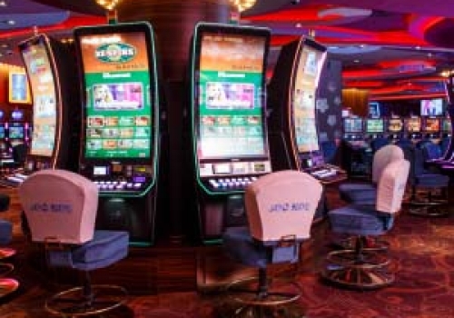 EGT Romania instaleaza aparate de slot Curved la Game World Bucuresti Mall